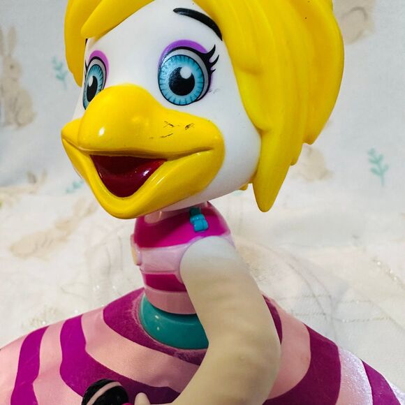 Vintage Chuck E Cheese Helen Henny Prize Toy - Picture 5 of 6